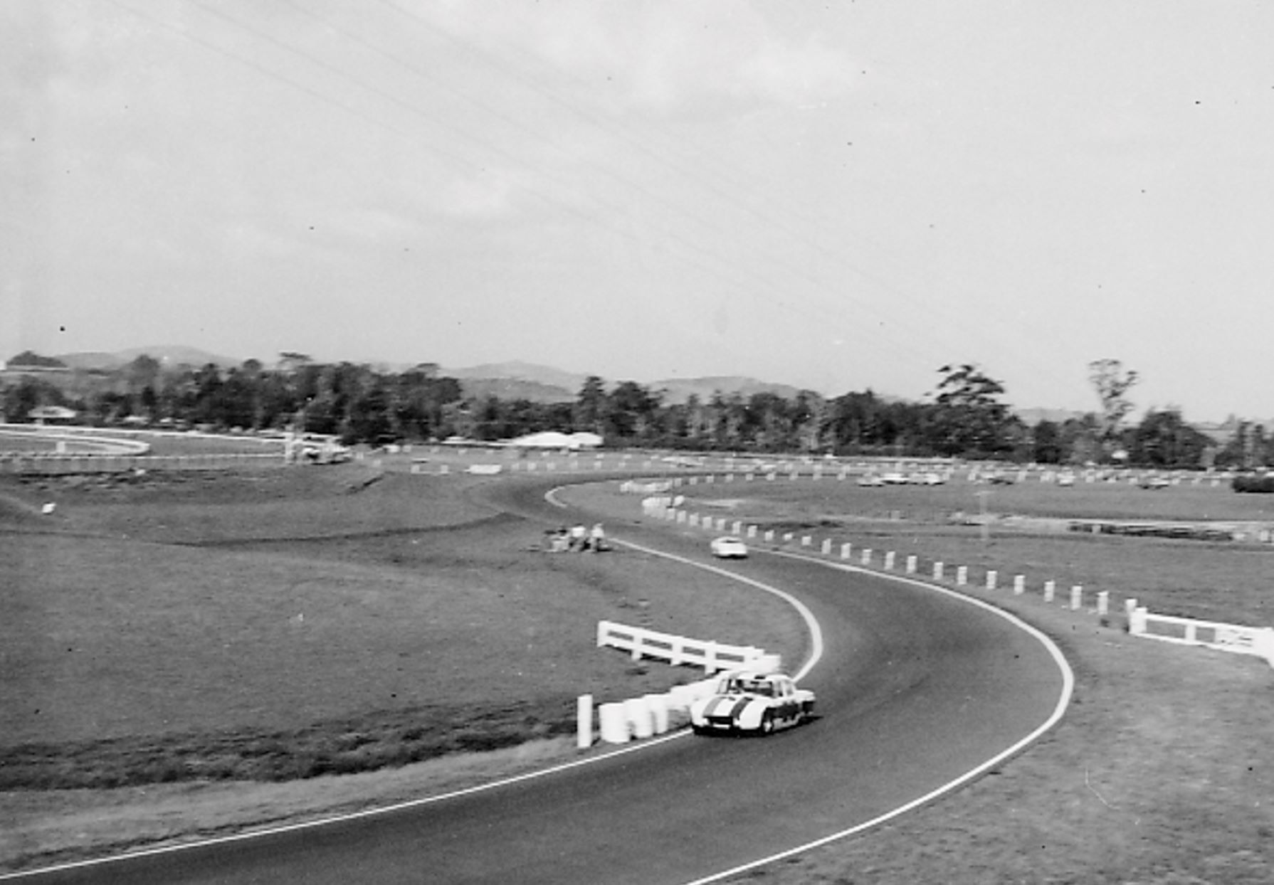 Name:  Pukekohe 1966 #028 Jack Nazer Anglia behind Robbie Francevic Custaxie 66-67 season the Esses 177.jpg
Views: 160
Size:  178.6 KB