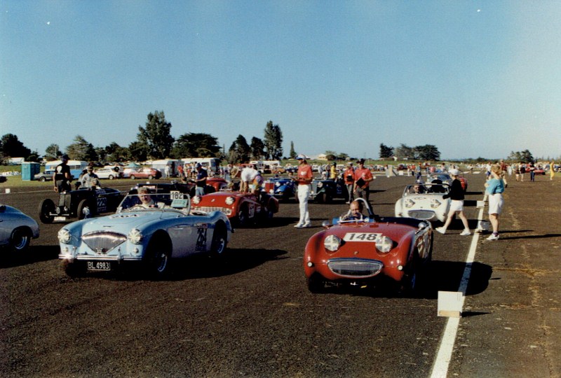 Name:  Ardmore 1989 #004 the Reunion 1989 Healeys on the grid.jpg
Views: 457
Size:  143.0 KB