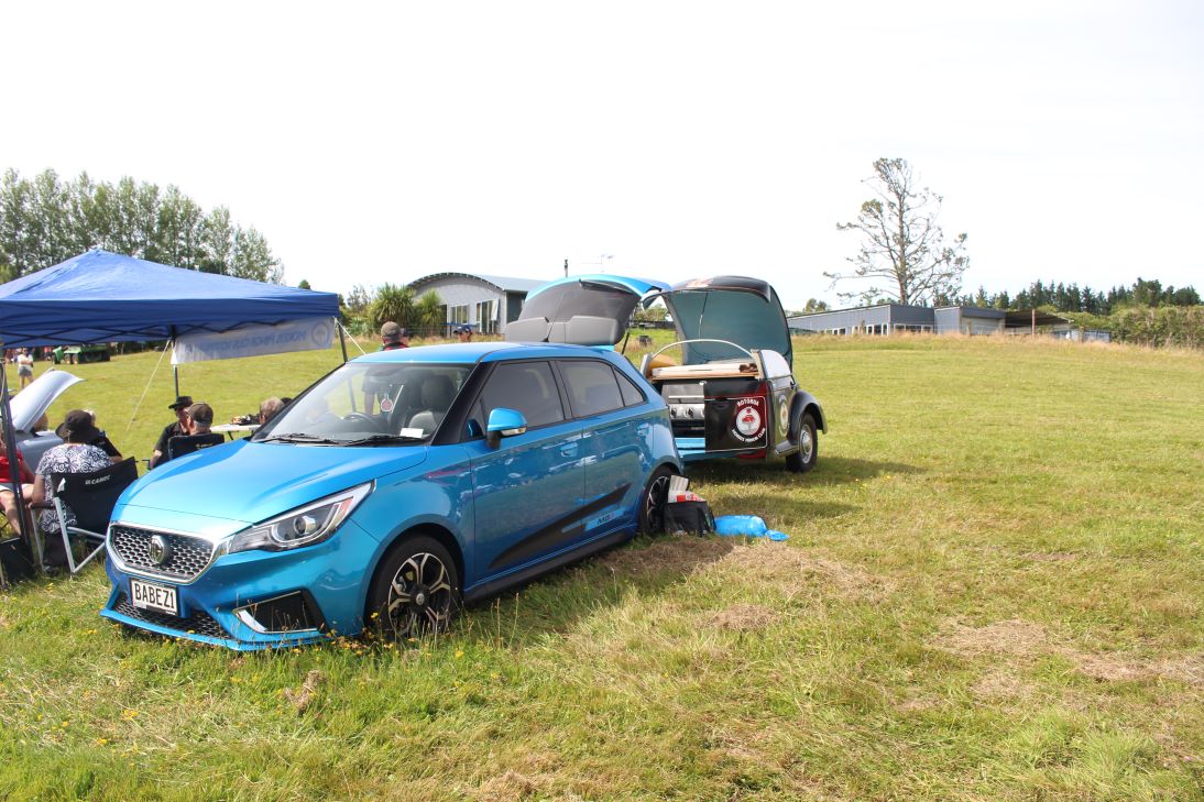 Name:  AHCC 2024 #027 Pahoia Car Show - Morris Minor MM trailer BBQ behind MG3 18 Feb 2024 R Dowding.jpg
Views: 209
Size:  170.3 KB