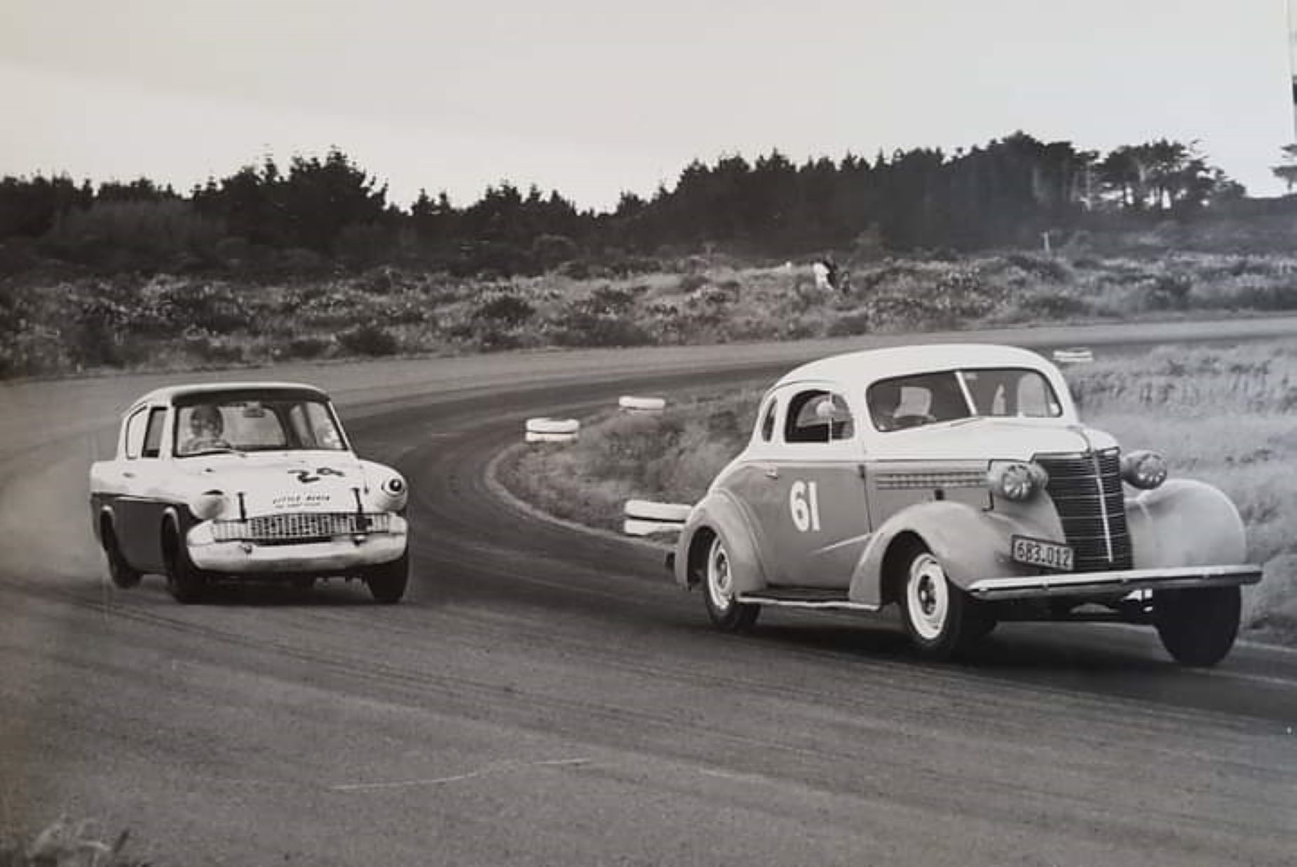 Name:  Chevrolet #181 NZ P Gillum Chev Coupe and Anglia Teretonga 1963 Q 1961 -64 plates arch Graham Wo.jpg
Views: 159
Size:  179.4 KB