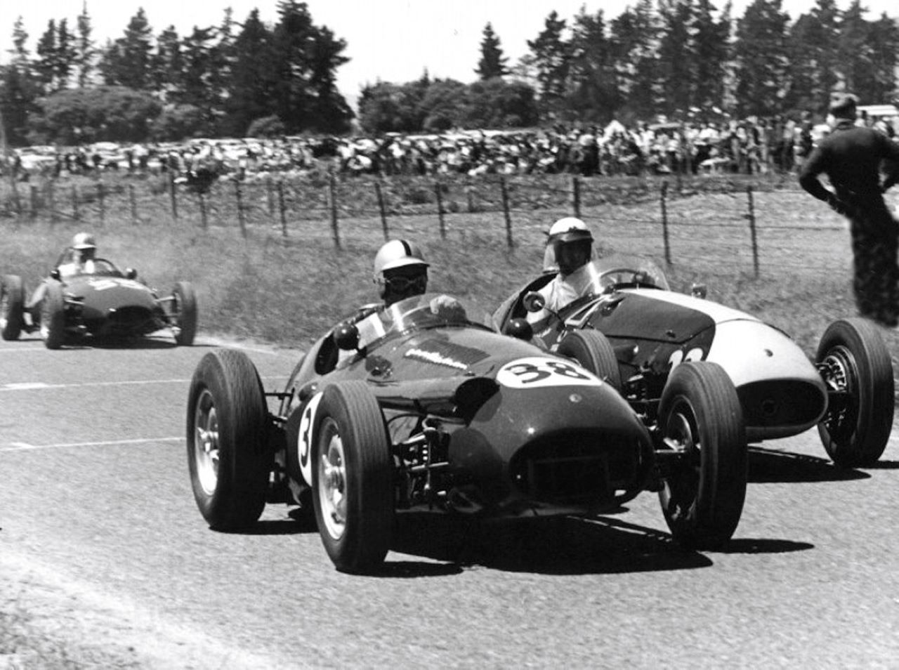 Name:  Renwick 1962 #026 1967 RRR Renwick Road Races - Start of the Renwick 50 the 1962 - 63 season ope.jpg
Views: 356
Size:  182.1 KB