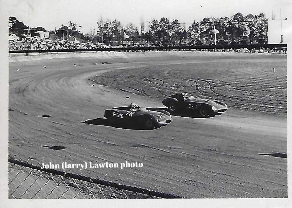 Name:  NSCC 1965 #324 1965 8 May Western Springs sunstrike on start line. Monza Corvette  Ken Smith. pr.jpg
Views: 121
Size:  103.7 KB