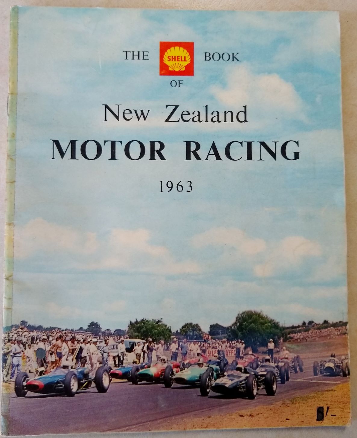 Name:  Motor Racing NZ #123 1963 Shell Book of New Zealand Motor Racing 1st Issue Peter Webb archives.jpg
Views: 102
Size:  178.2 KB