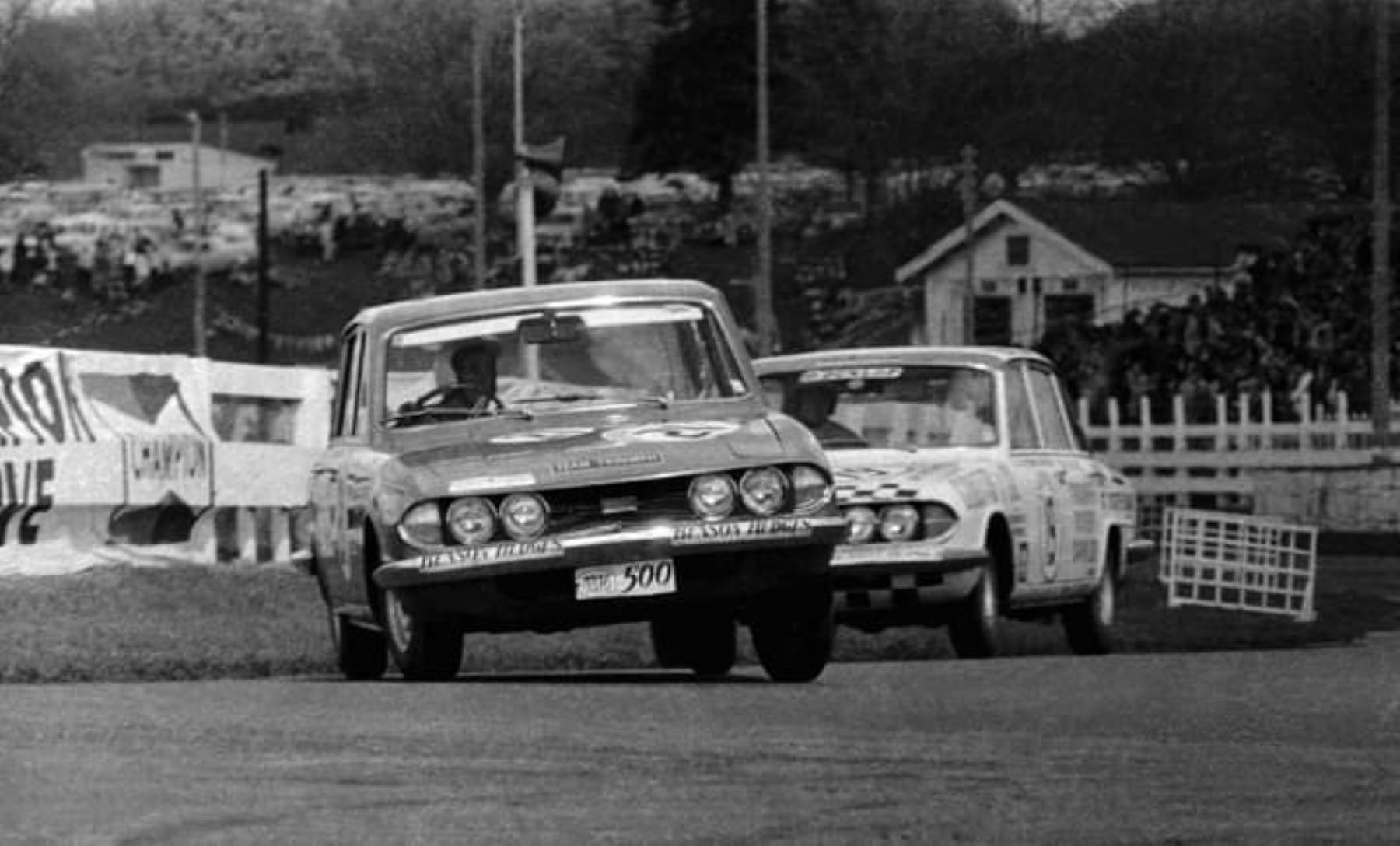 Name:  Pukekohe 1971 #734 1971 Benson Hedges  Emson Bremner Triumph 2.5PI  details Q Kevin Lancaster.jpg
Views: 197
Size:  179.3 KB