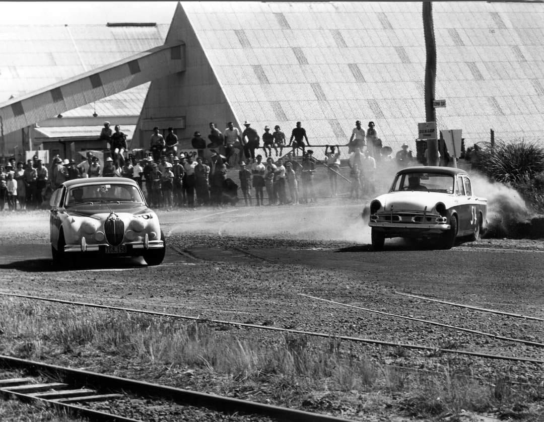 Name:  Jaguar #126 Jaguar Mark 2 Plate 758.153 - 1961 -64 issue Mt Maunganui 1962 w Humber 80 arch not .jpg
Views: 78
Size:  155.0 KB