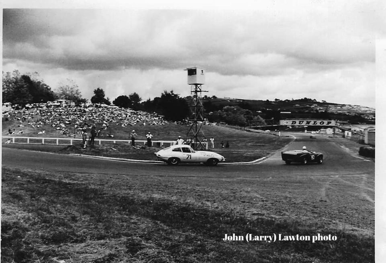 Name:  Pukekohe 1965 #965 Trevor Sheffield leads the E-type of G Bremer elbow 1965 J L Lawton.jpg
Views: 114
Size:  178.1 KB