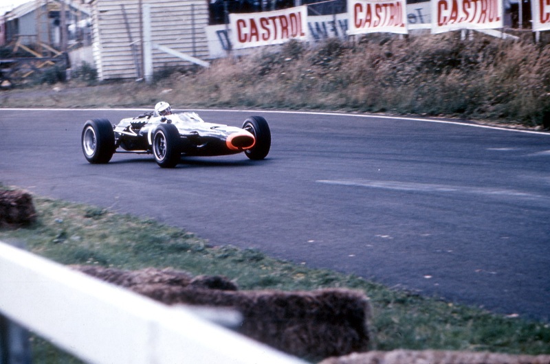 Name:  Attwood, BRM at Pukekohe.jpg
Views: 1852
Size:  138.3 KB